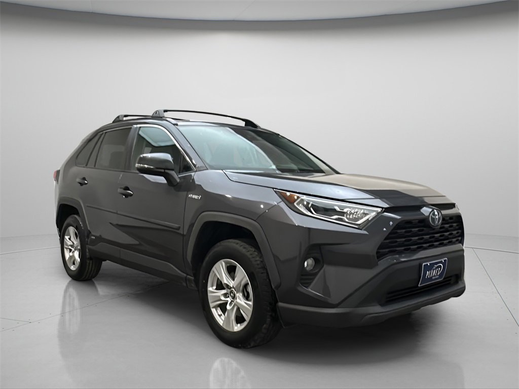 Used 2019 Toyota RAV4 XLE video 1