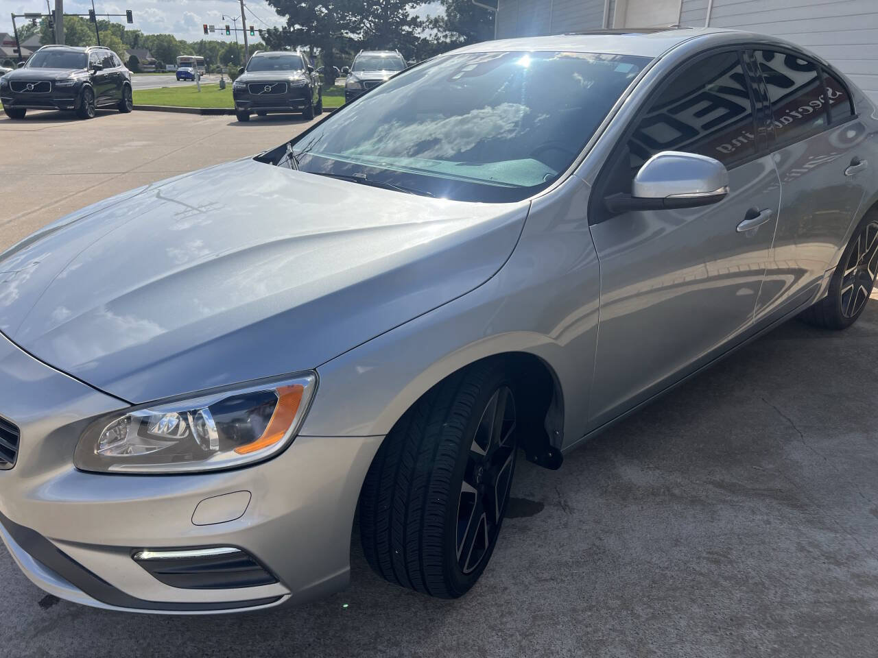 Used 2018 Volvo S60 T5 Dynamic w/ Vision Package FWD image 3