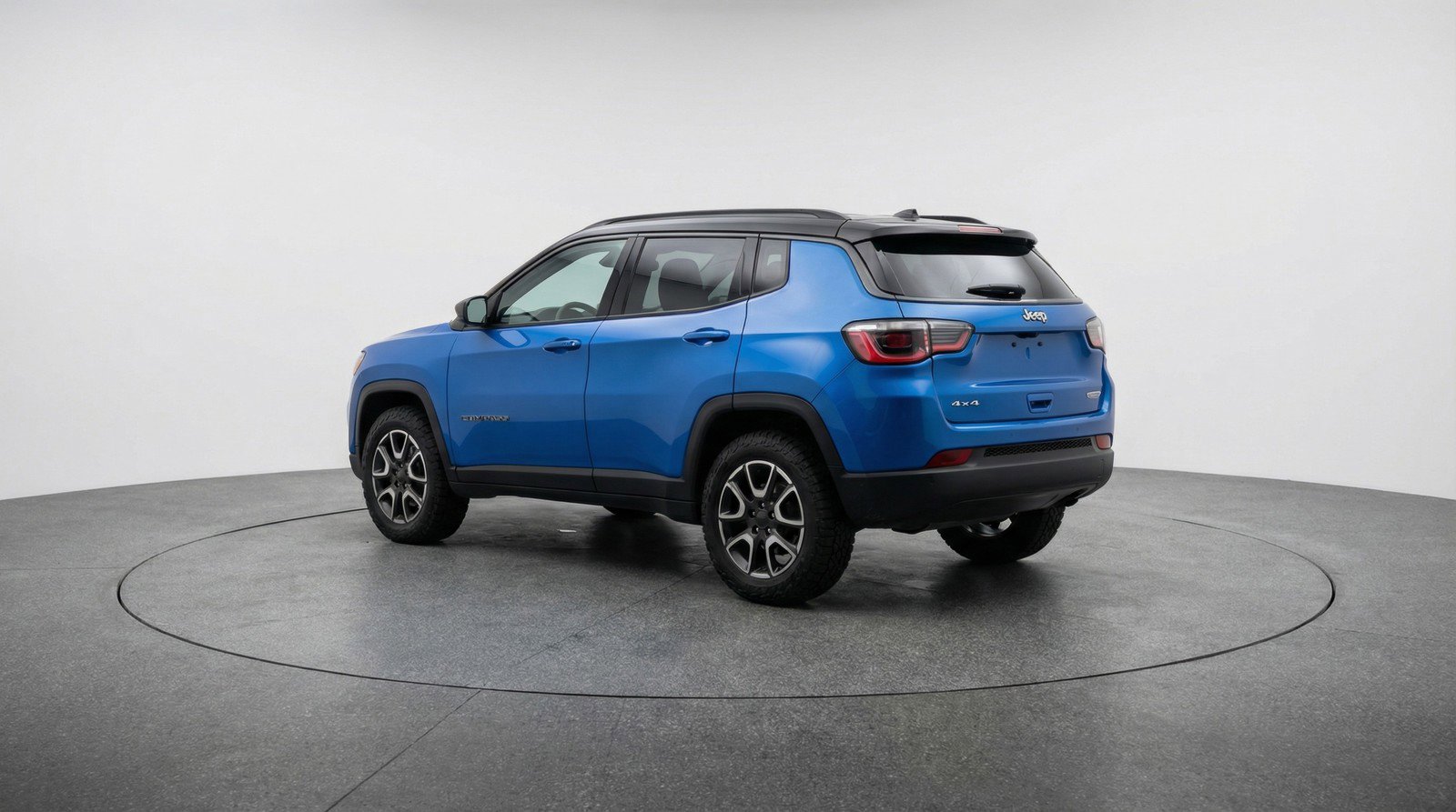 Used 2025 Jeep Compass Trailhawk image 6