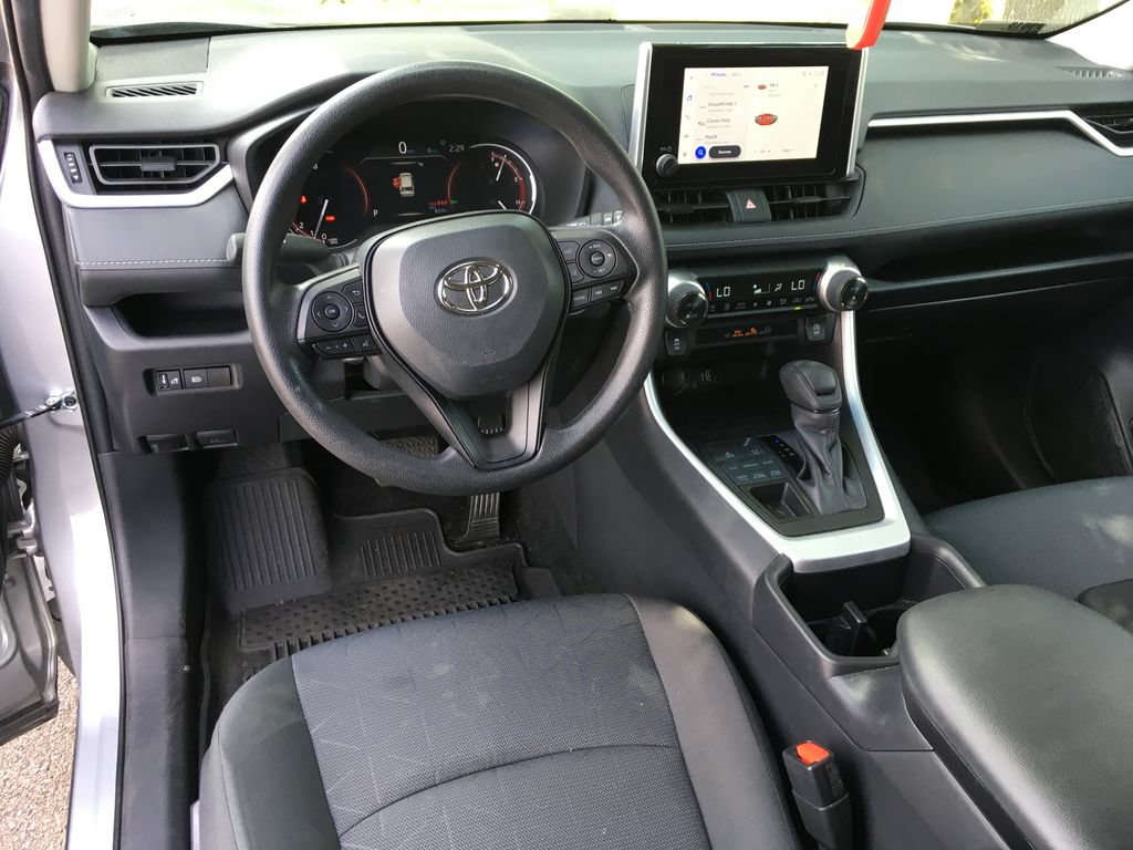 Used 2025 Toyota RAV4 XLE AWD/4WD image 22