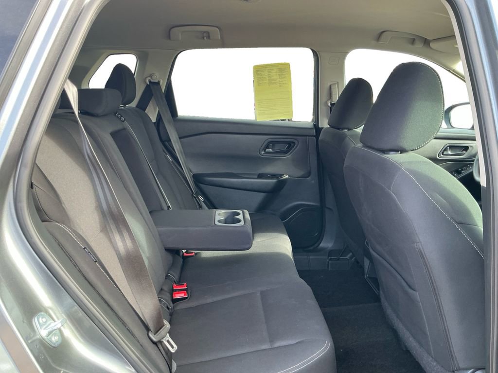 Used 2024 Nissan Rogue S image 19