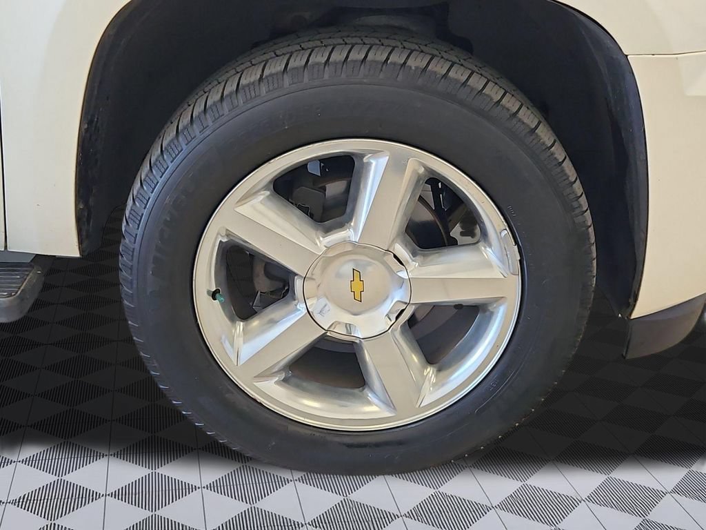 Used 2014 Chevrolet Suburban LTZ AWD/4WD image 30
