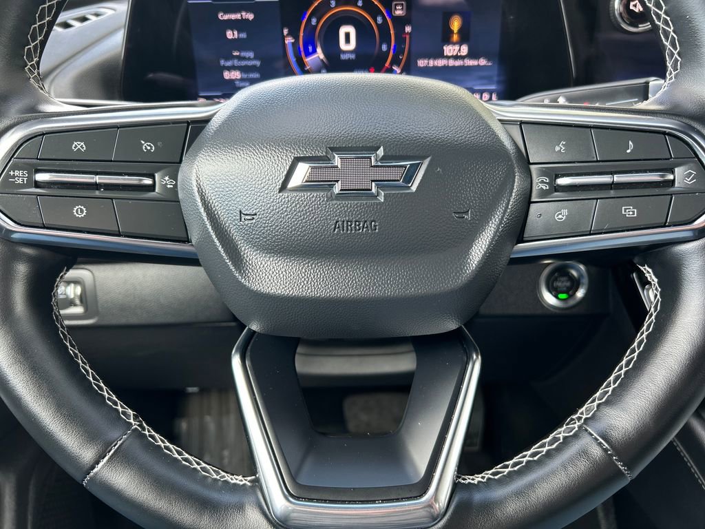 Used 2025 Chevrolet Traverse LT w/ Midnight/Sport Edition AWD/4WD image 11