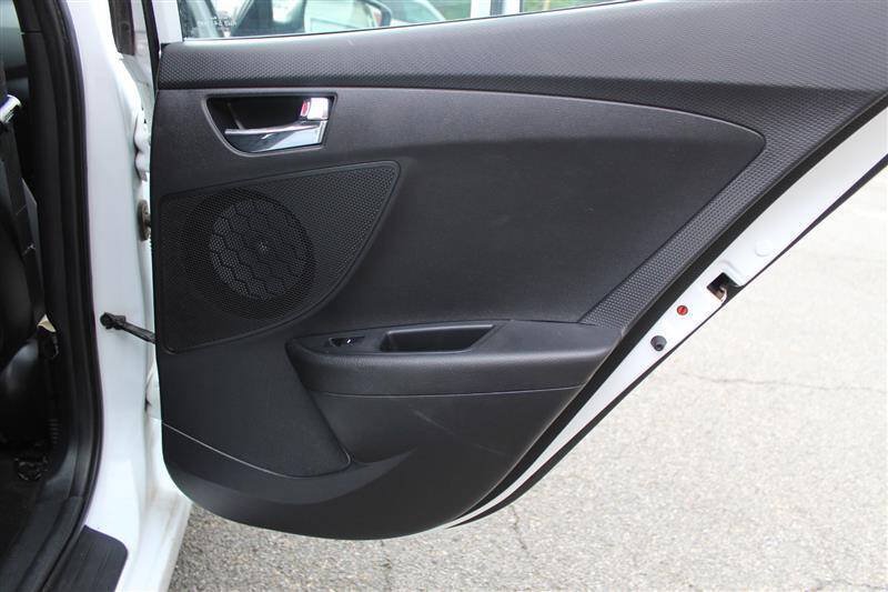 Used 2017 Hyundai Veloster FWD image 21