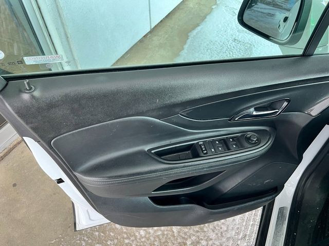 Used 2021 Buick Encore Preferred image 16