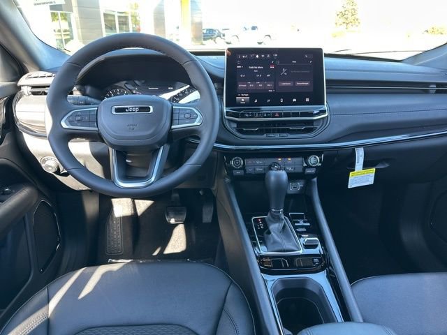 New 2026 Jeep Compass Latitude image 18