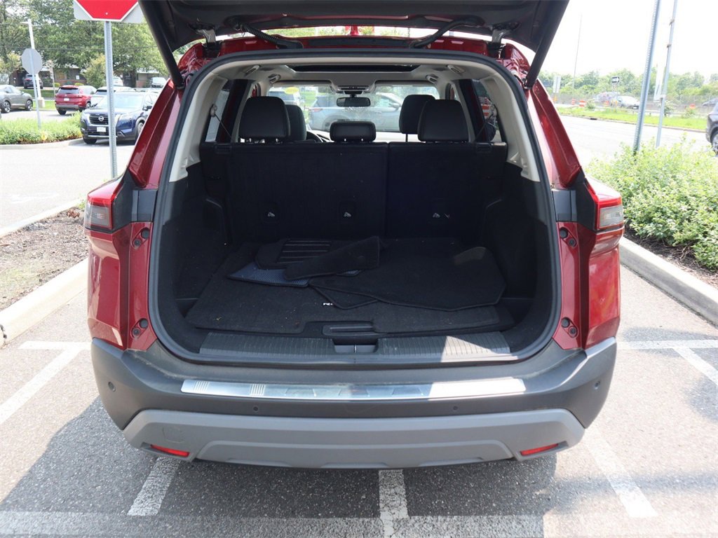 Certified 2022 Nissan Rogue SV w/ SV Premium Package image 28