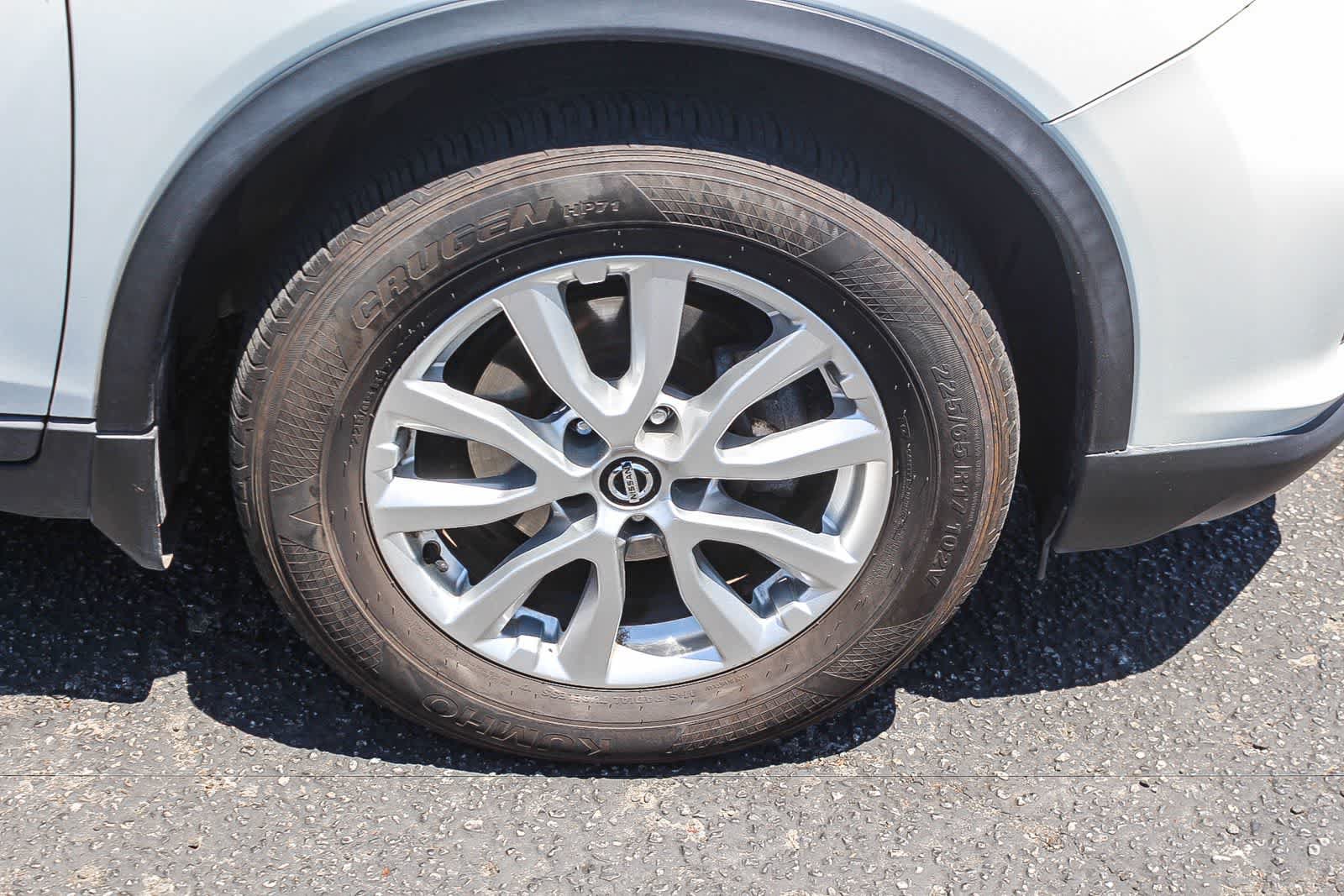 Used 2019 Nissan Rogue S w/ Special Edition Package FWD image 13
