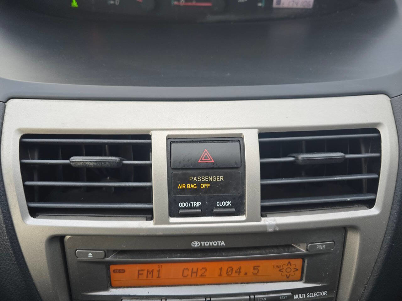 Used 2012 Toyota Yaris Sedan image 26