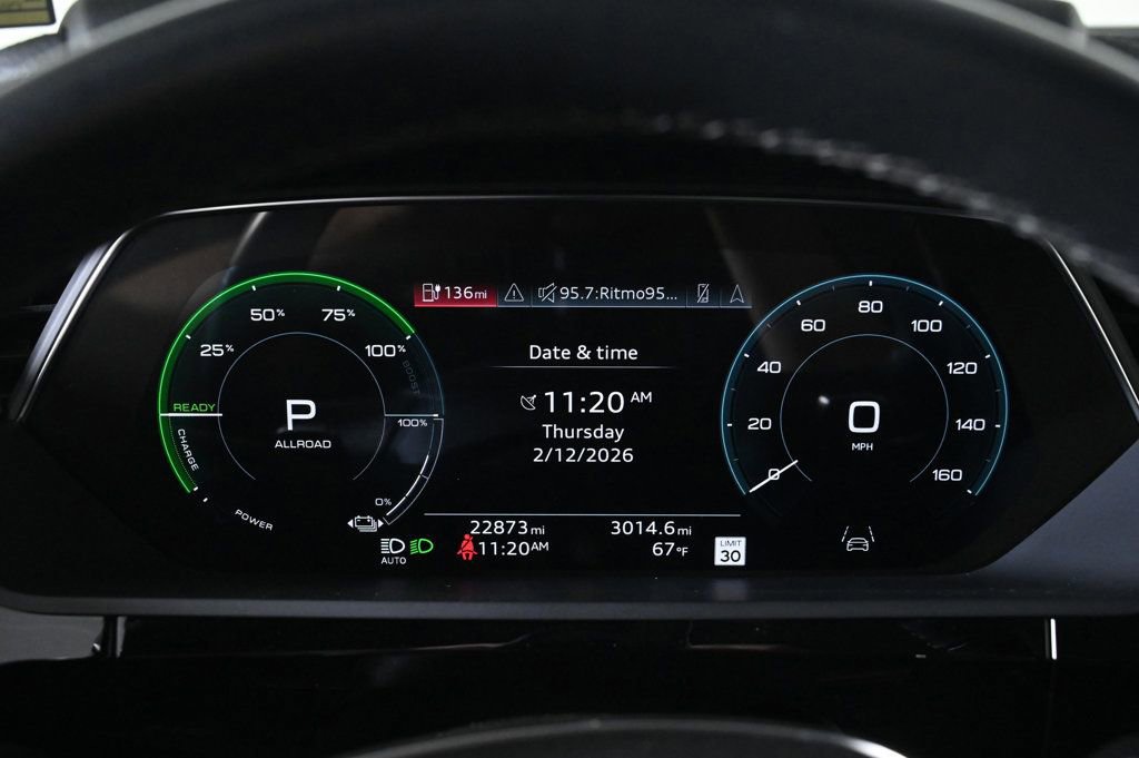 Used 2023 Audi e-tron Premium Plus w/ Premium Plus Package image 11