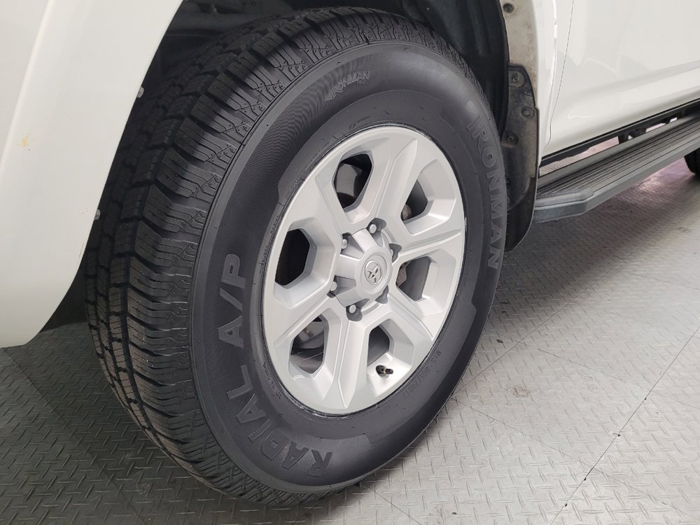 Used 2018 Toyota 4Runner SR5 RWD image 31