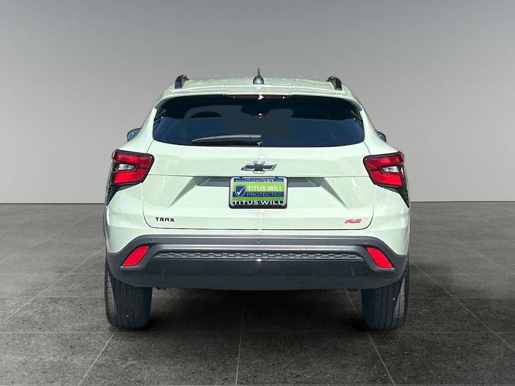 Used 2024 Chevrolet Trax RS w/ Sunroof Package FWD image 8