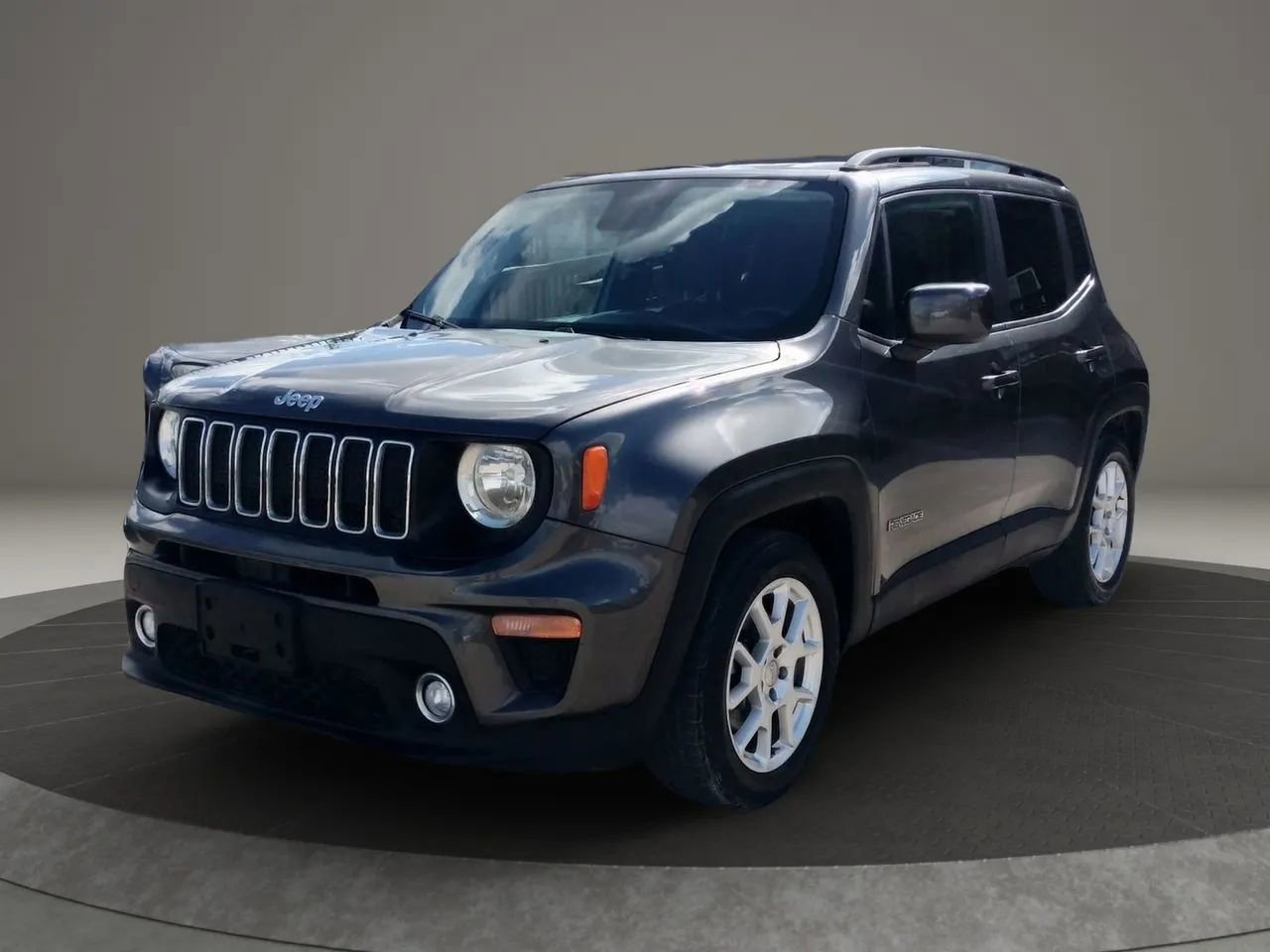 Used 2019 Jeep Renegade Latitude image 2