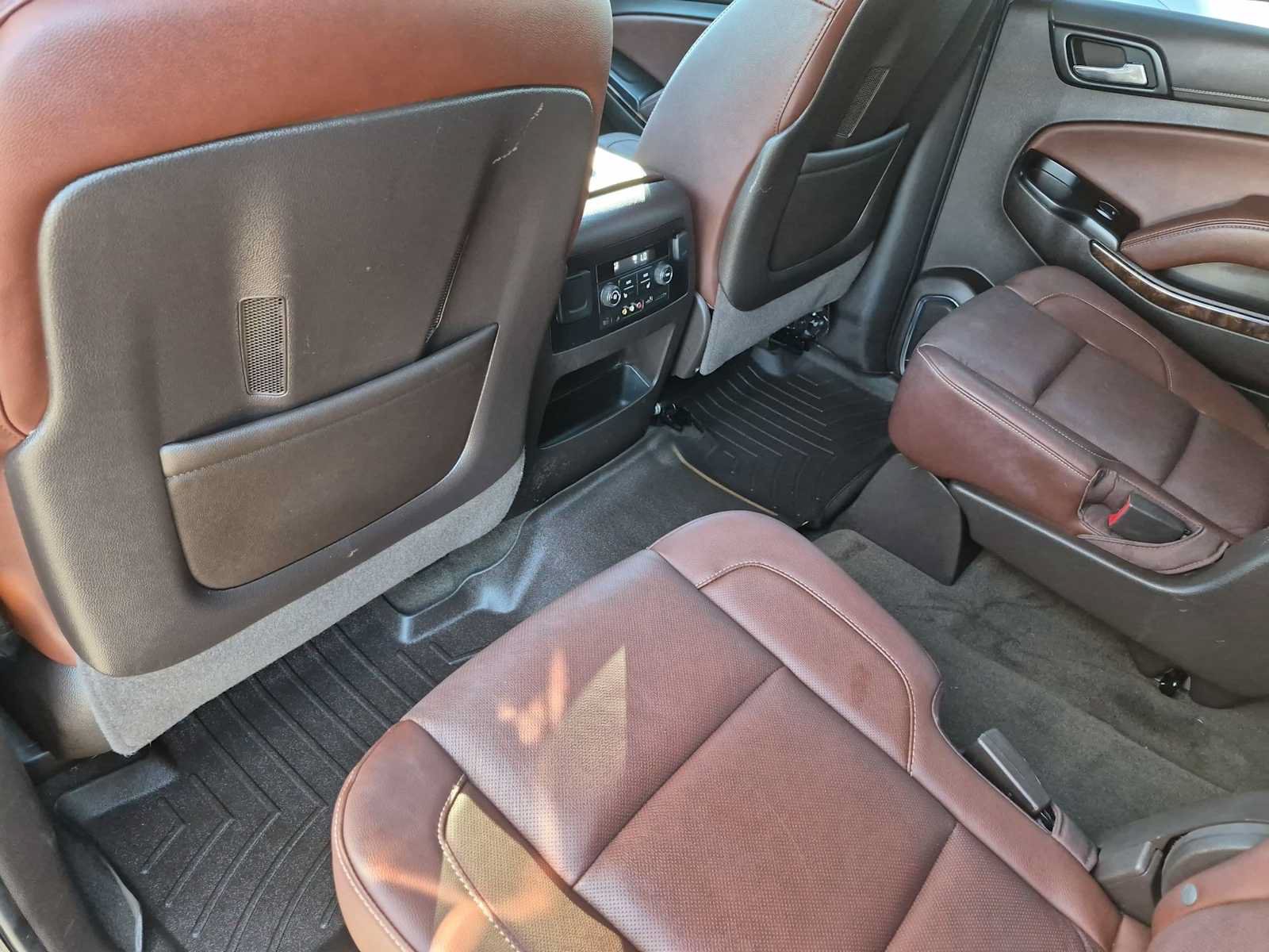 Used 2016 Chevrolet Suburban LTZ RWD image 26