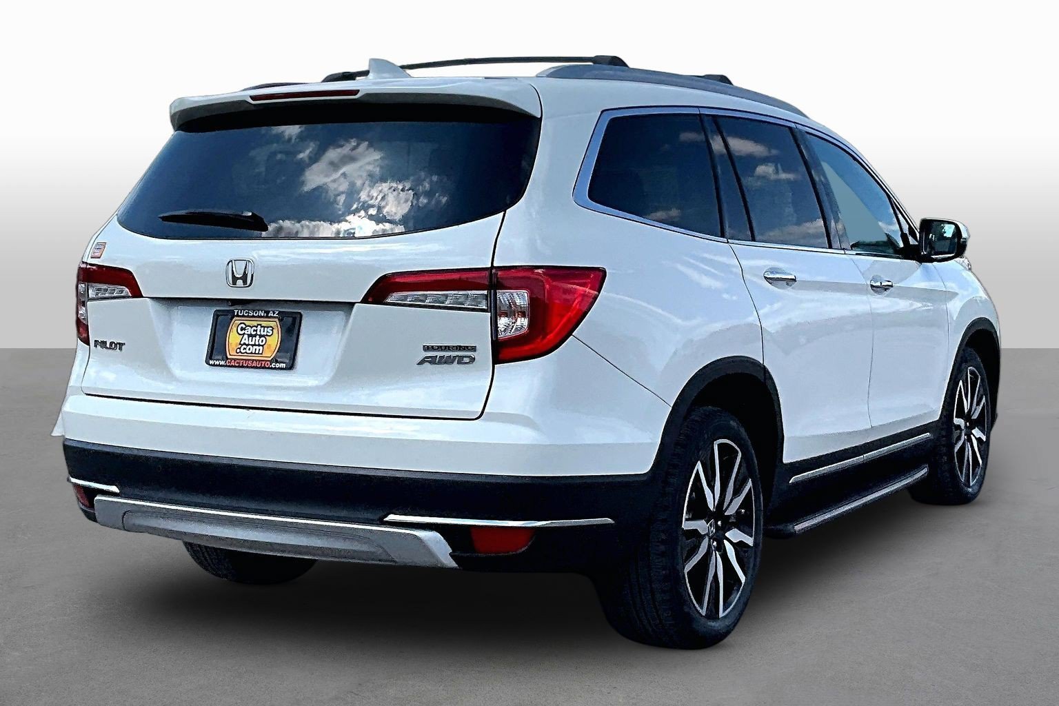 Used 2019 Honda Pilot Touring image 2