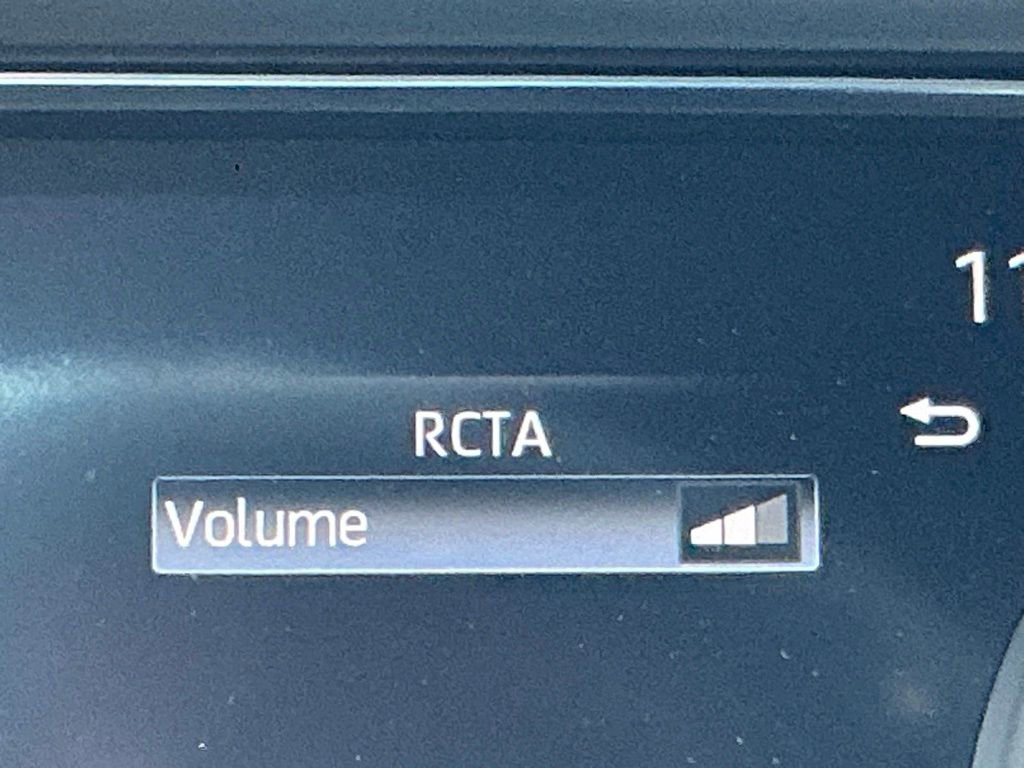 Used 2024 Toyota Venza XLE AWD/4WD image 28