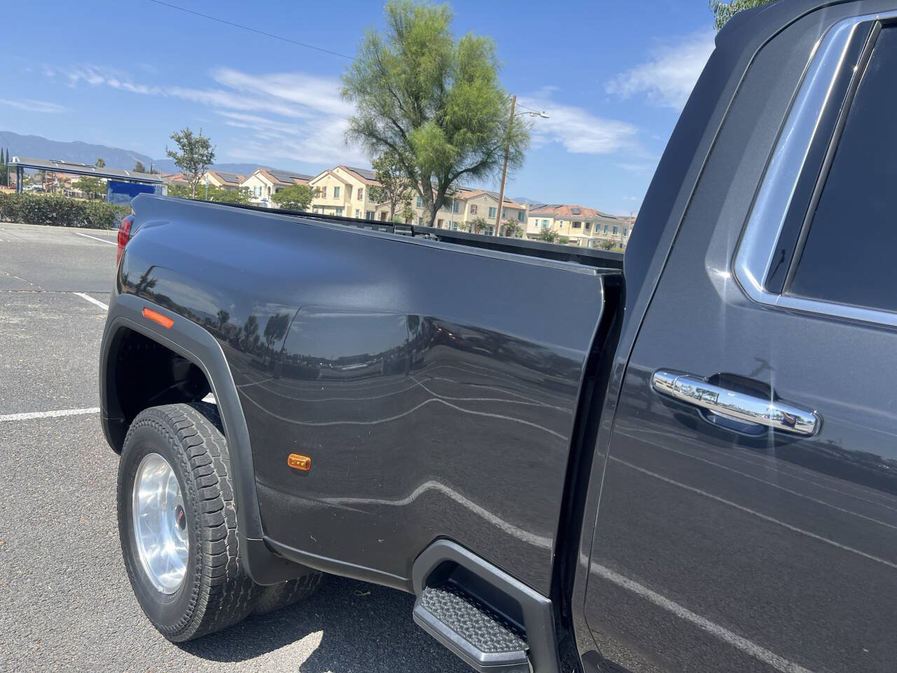 Used 2020 GMC Sierra 3500 Denali w/ Denali Ultimate Package AWD/4WD image 33