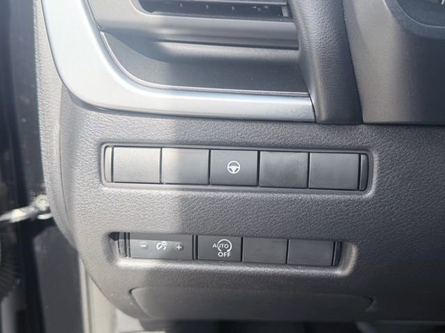 Used 2023 Nissan Rogue SV image 19