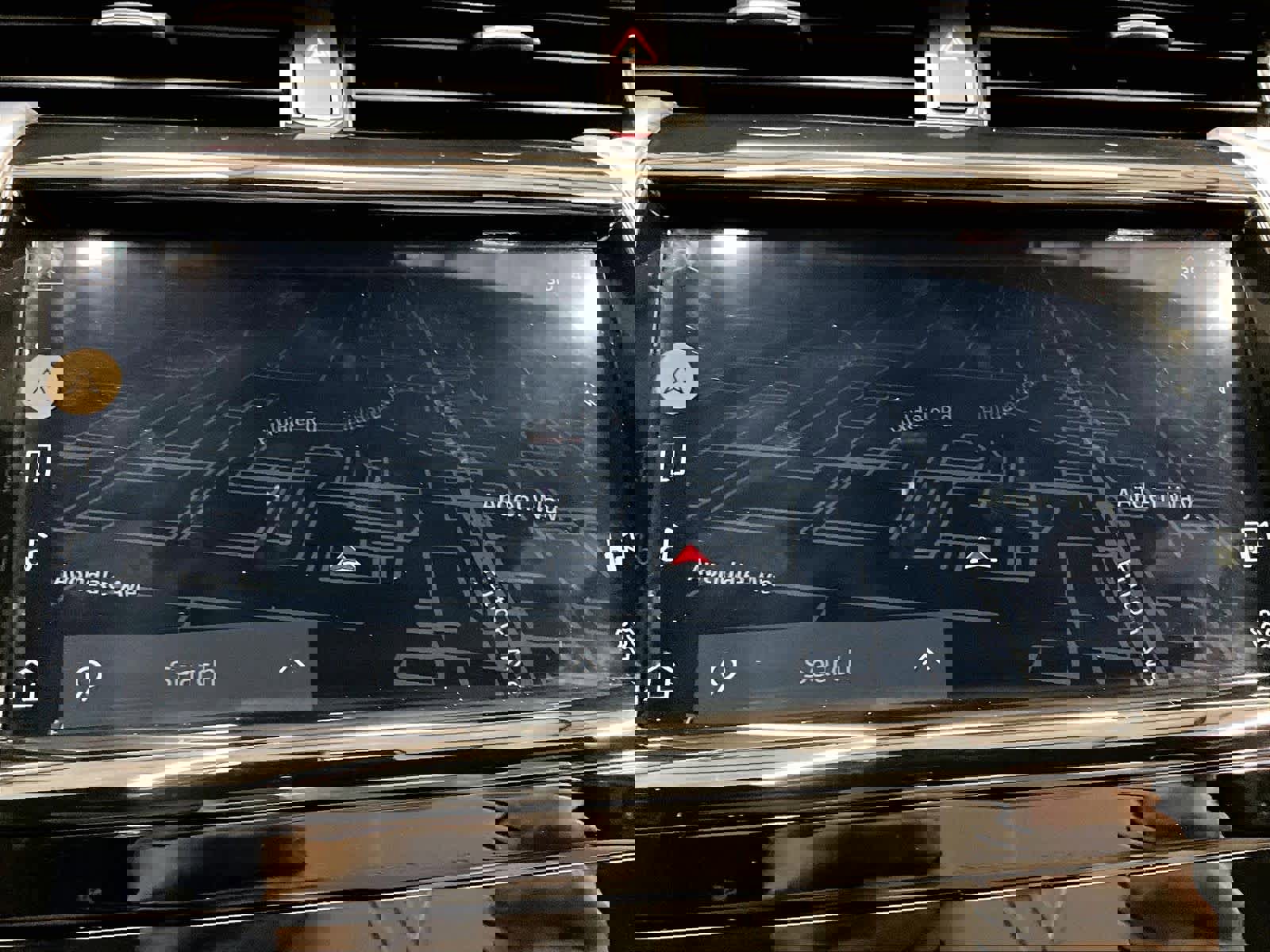 Used 2023 Land Rover Discovery Sport SE image 36