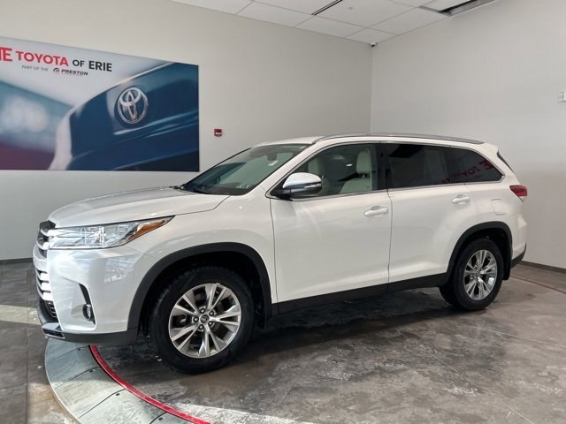 Used 2019 Toyota Highlander XLE image 3
