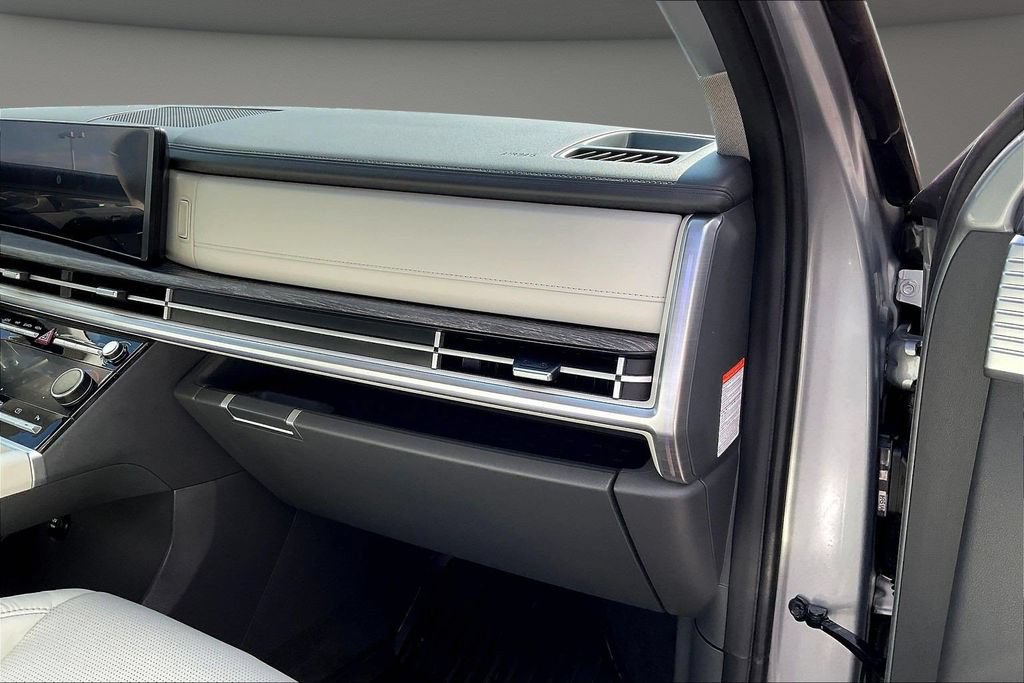 Used 2024 Hyundai Santa Fe Limited FWD image 30