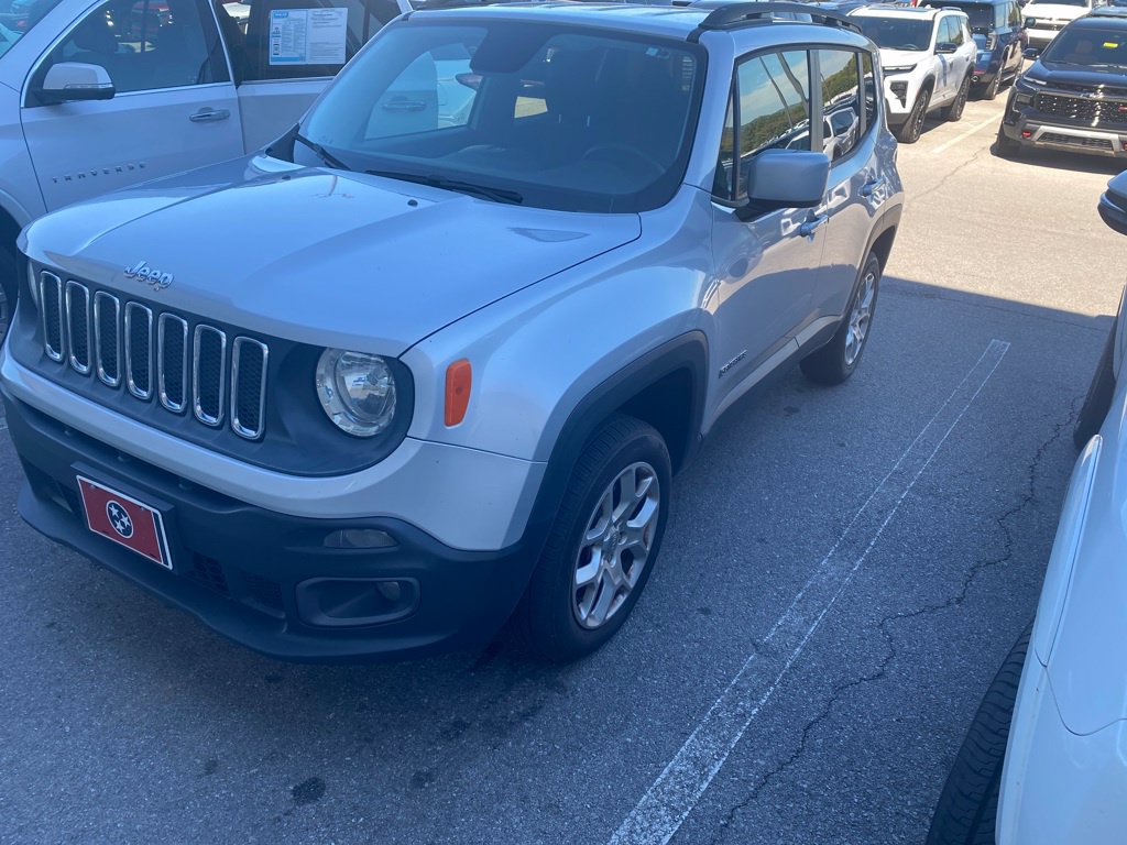 Used 2016 Jeep Renegade Latitude AWD/4WD image 2