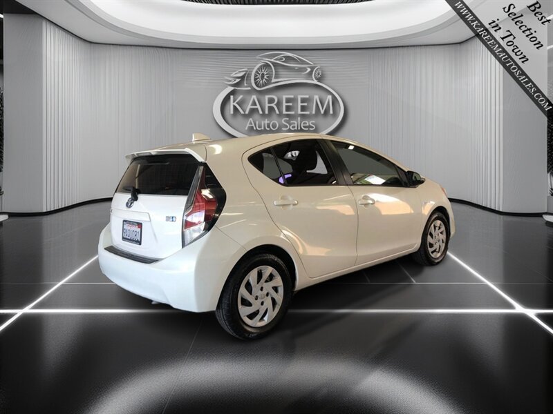 Used 2015 Toyota Prius C Three FWD image 5