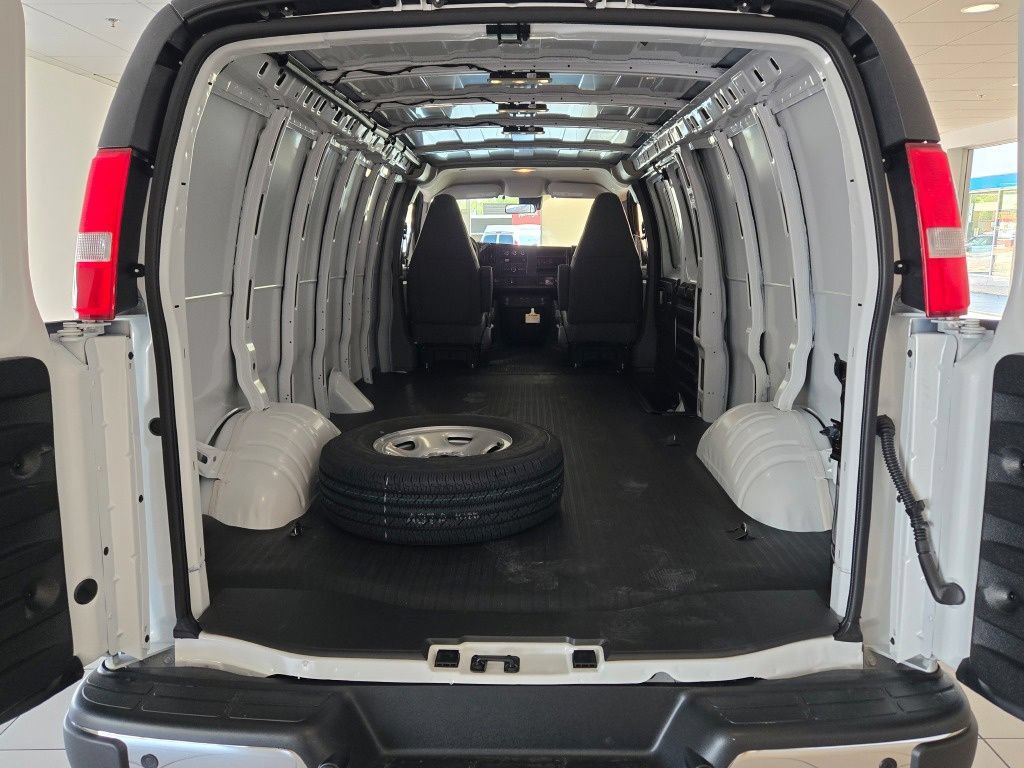 New 2026 Chevrolet Express 2500 Extended w/ Driver Convenience Package RWD image 10