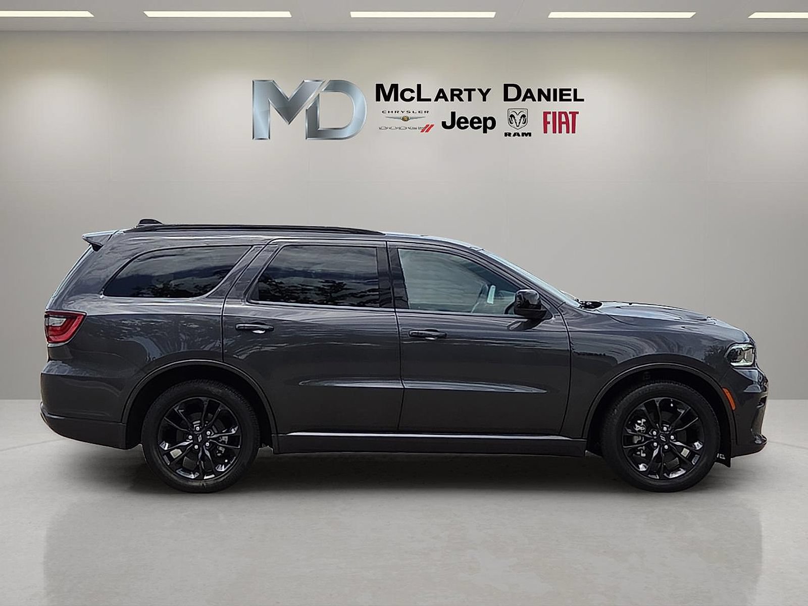 Used 2023 Dodge Durango R/T w/ Blacktop Package AWD/4WD image 6