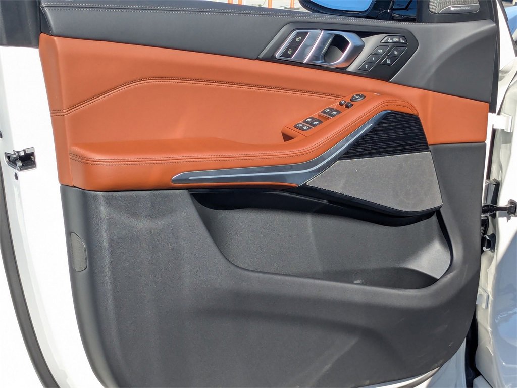 New 2026 BMW X7 M60i image 14