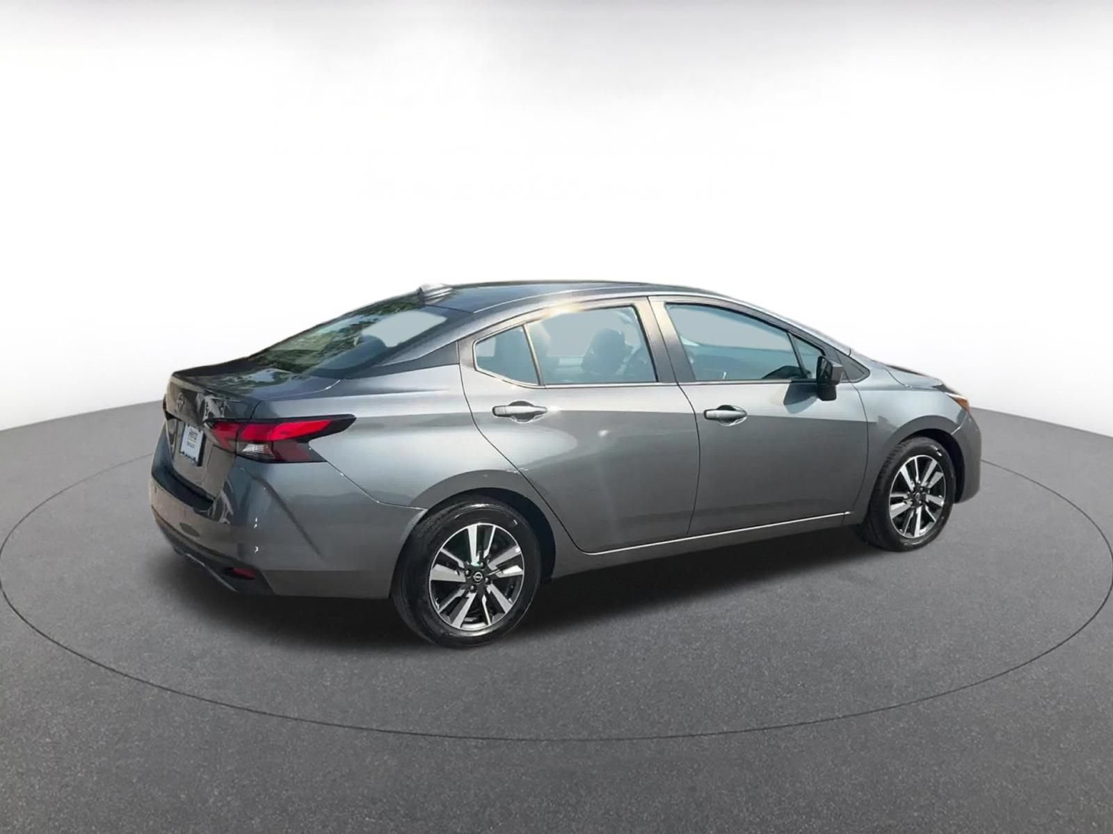 Used 2025 Nissan Versa SV FWD image 15