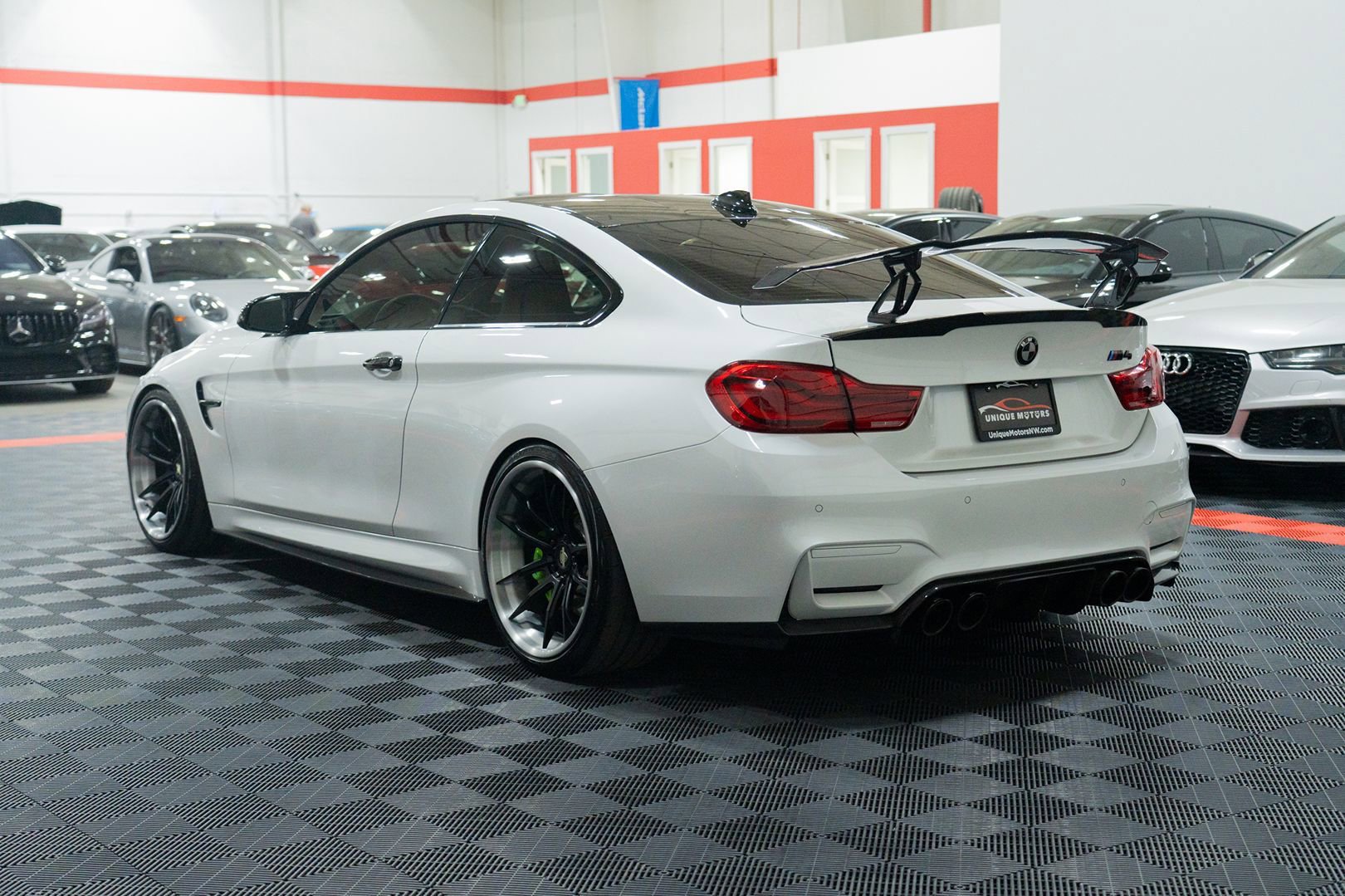 Used 2018 BMW M4 Coupe RWD image 4
