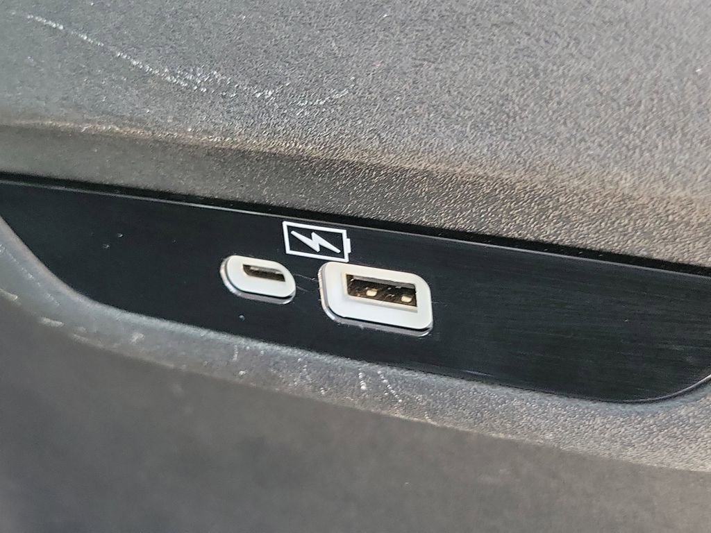 Used 2023 Chrysler Pacifica Touring-L FWD image 22