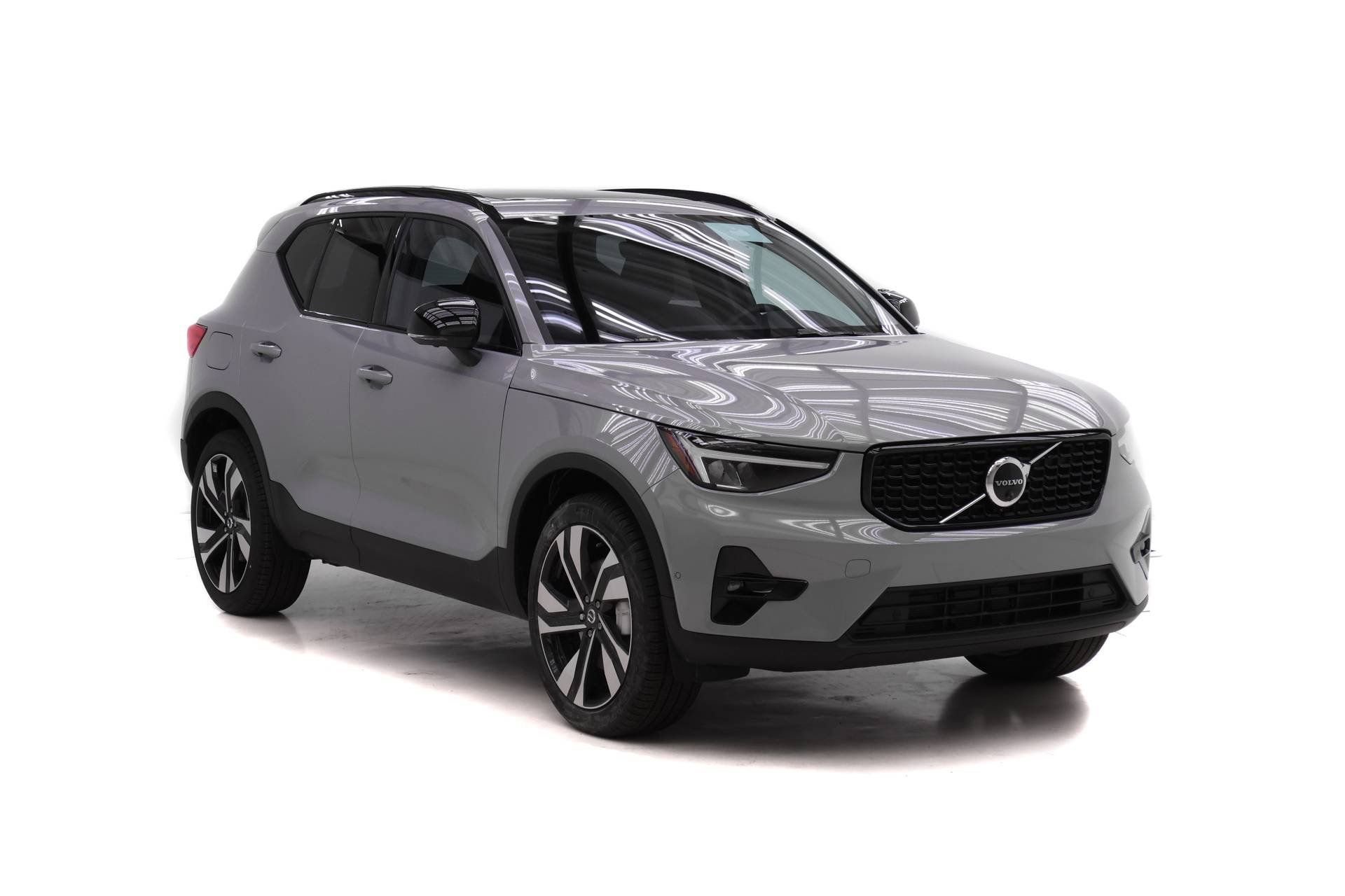 New 2026 Volvo XC40 B5 Plus w/ Protection Package Premier AWD/4WD image 2
