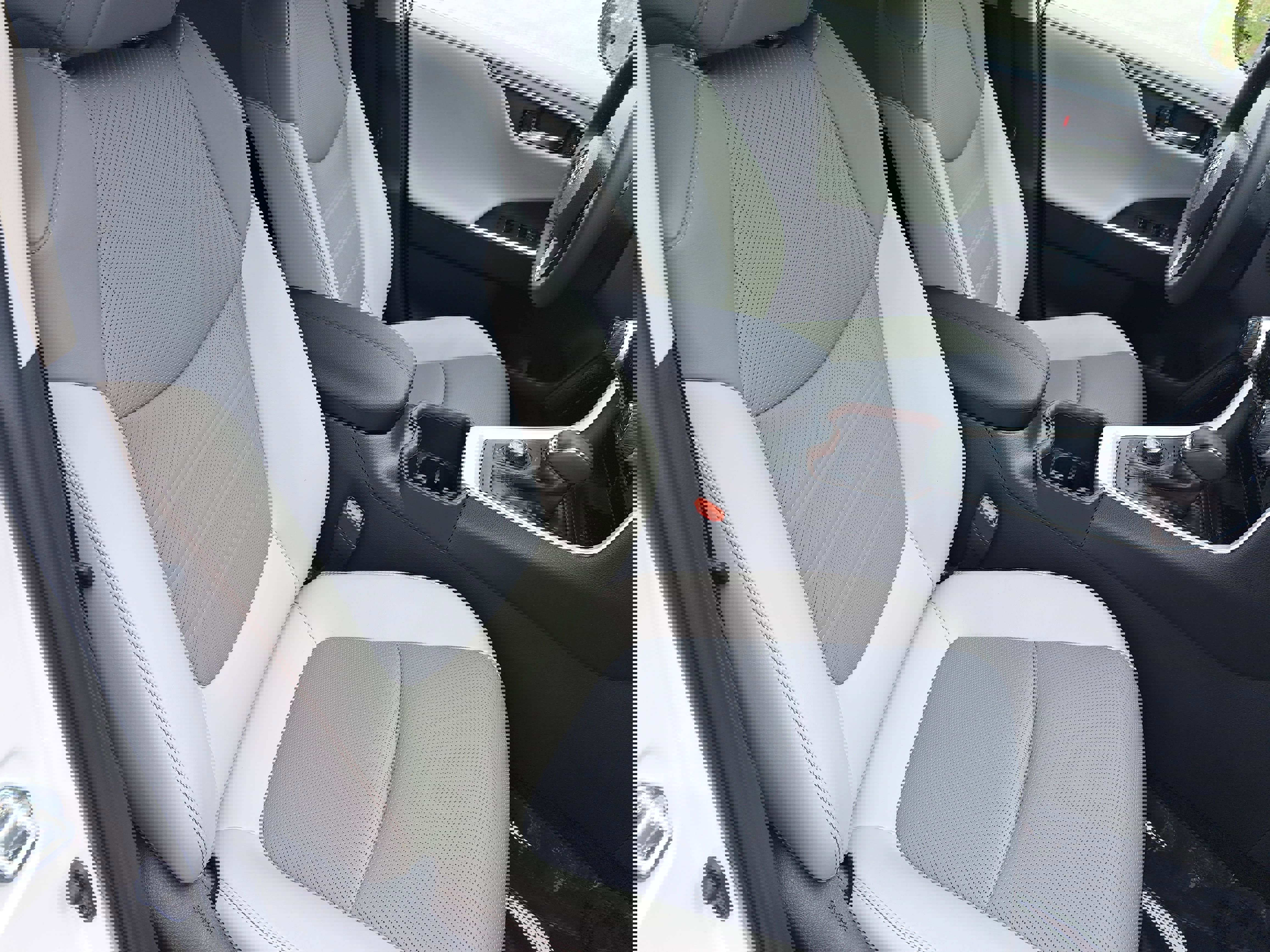 Used 2023 Toyota RAV4 Limited AWD/4WD image 10