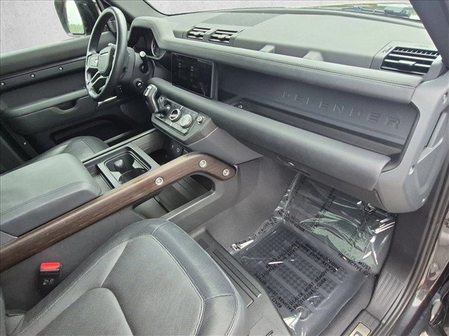 Used 2023 Land Rover Defender 110 X-Dynamic SE AWD/4WD image 22