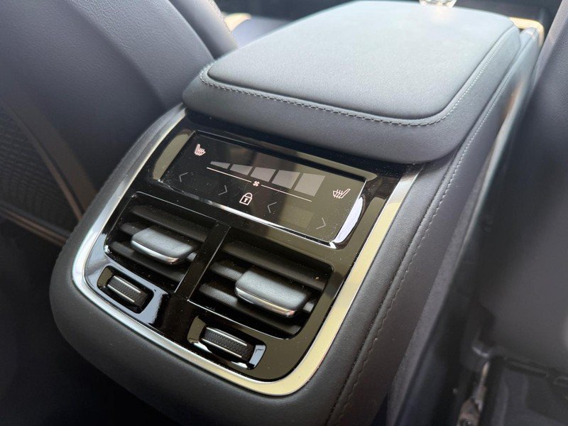 Certified 2026 Volvo XC90 B6 Ultra AWD/4WD image 13