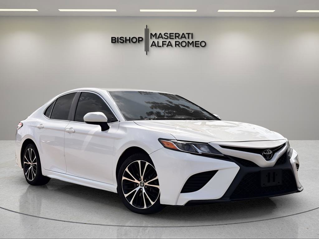 Used 2020 Toyota Camry SE image 1