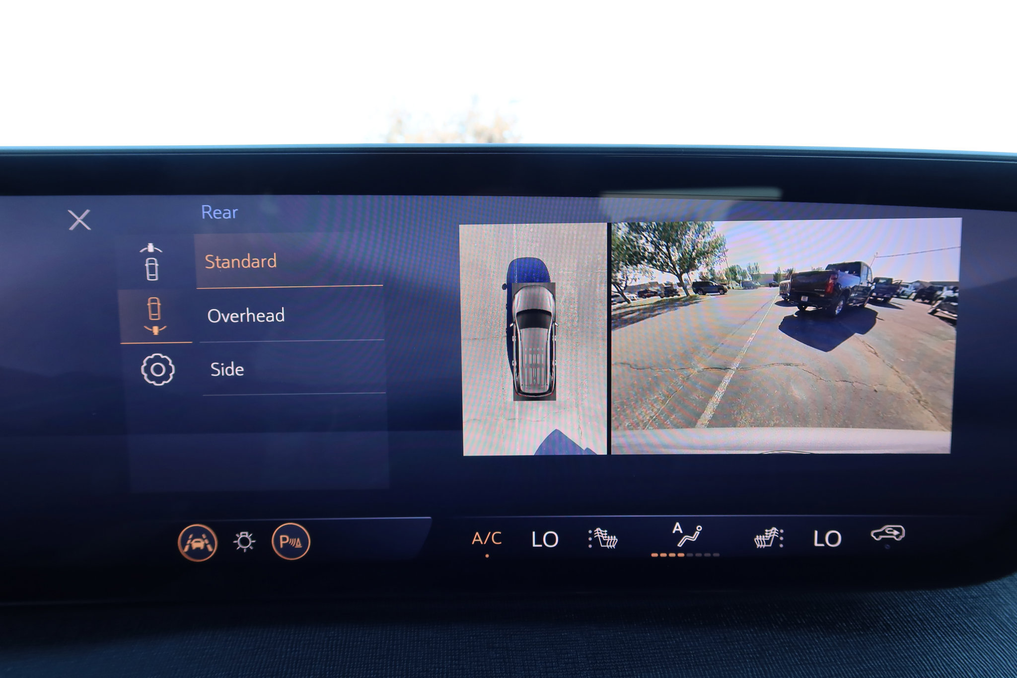 Used 2025 Buick Enclave Preferred FWD image 29