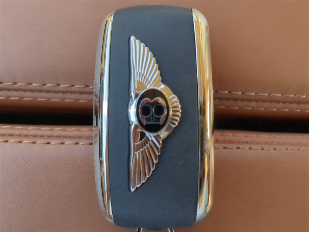 Used 2018 Bentley Flying Spur W12 image 29