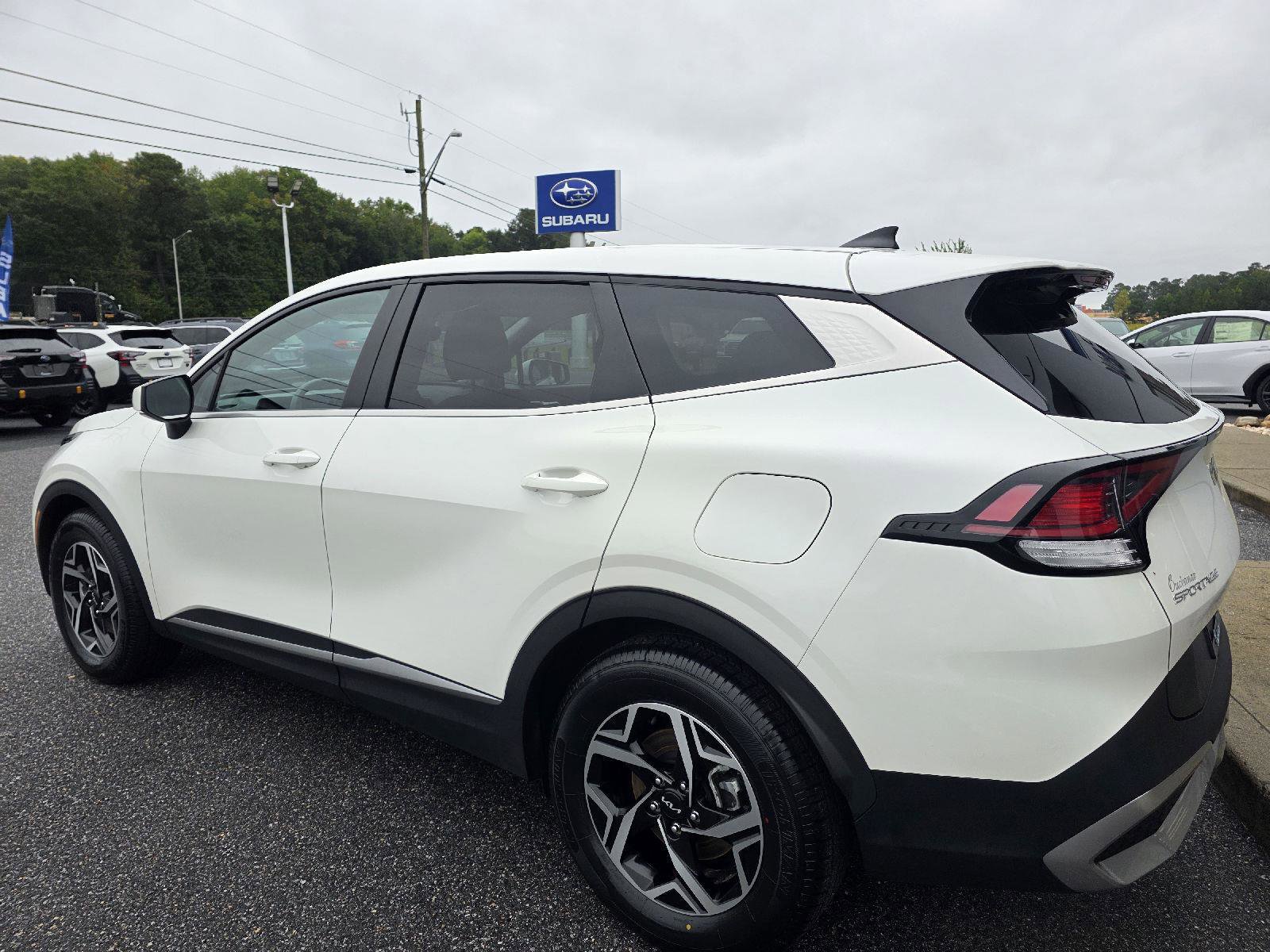 Used 2023 Kia Sportage LX image 7