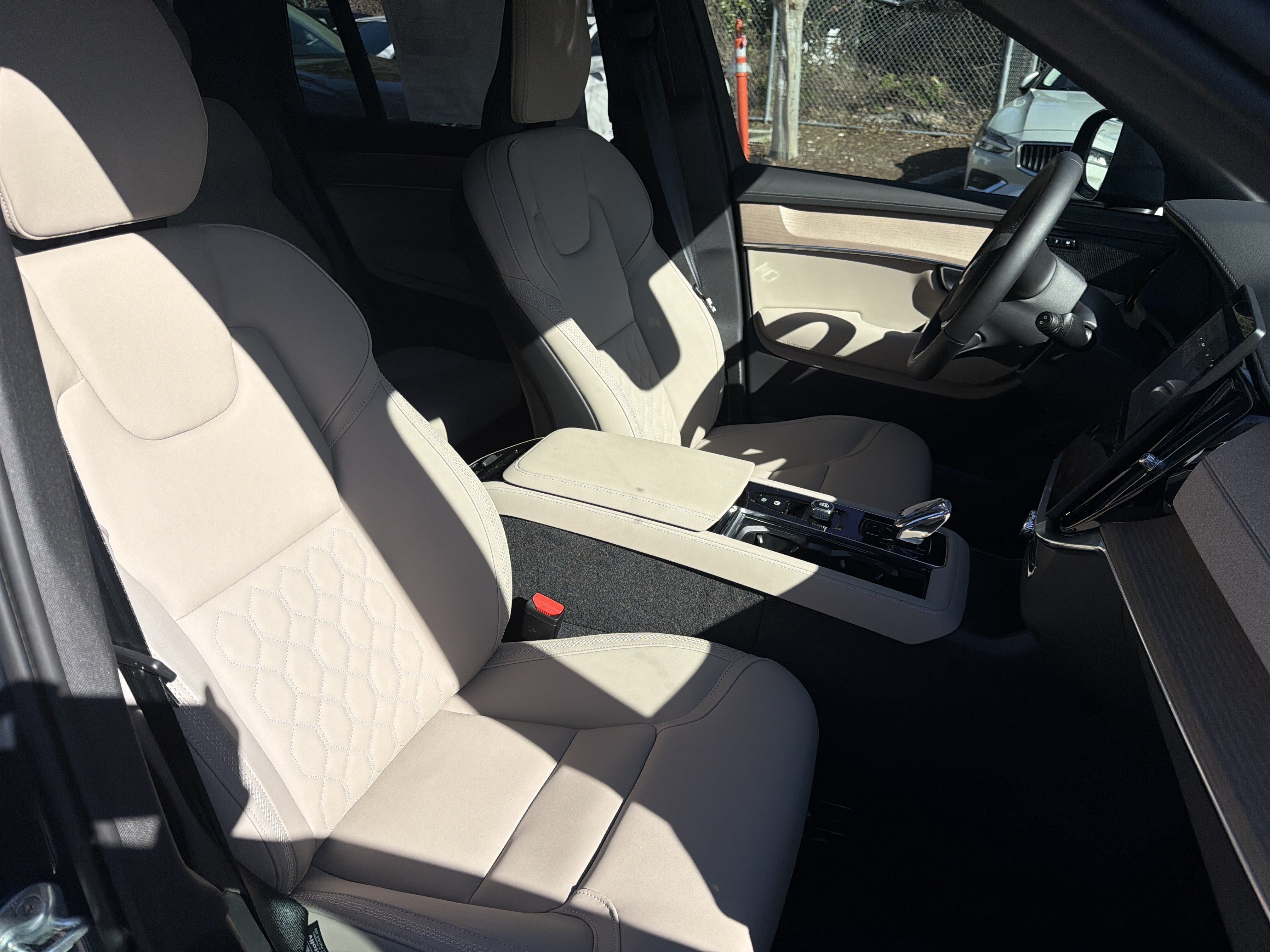 Used 2026 Volvo XC90 T8 Plus w/ Protection Package Premier AWD/4WD image 21