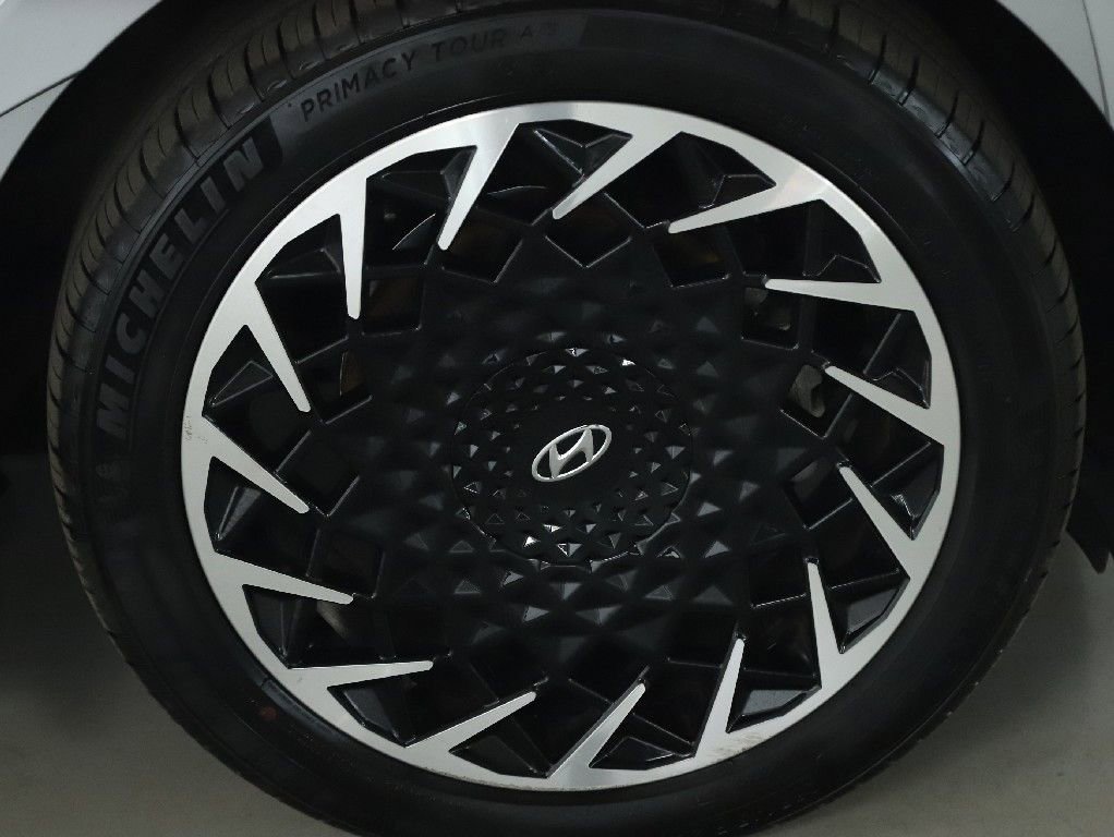 Used 2022 Hyundai Ioniq 5 Limited image 10