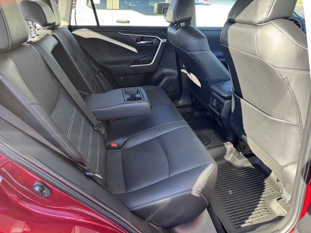 Used 2022 Toyota RAV4 Limited image 27