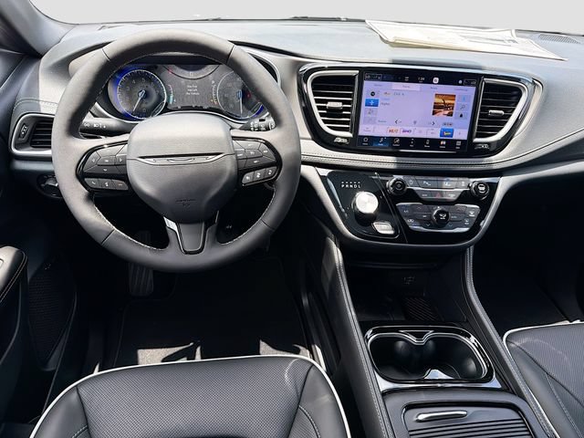 New 2027 Chrysler Pacifica Limited FWD image 23