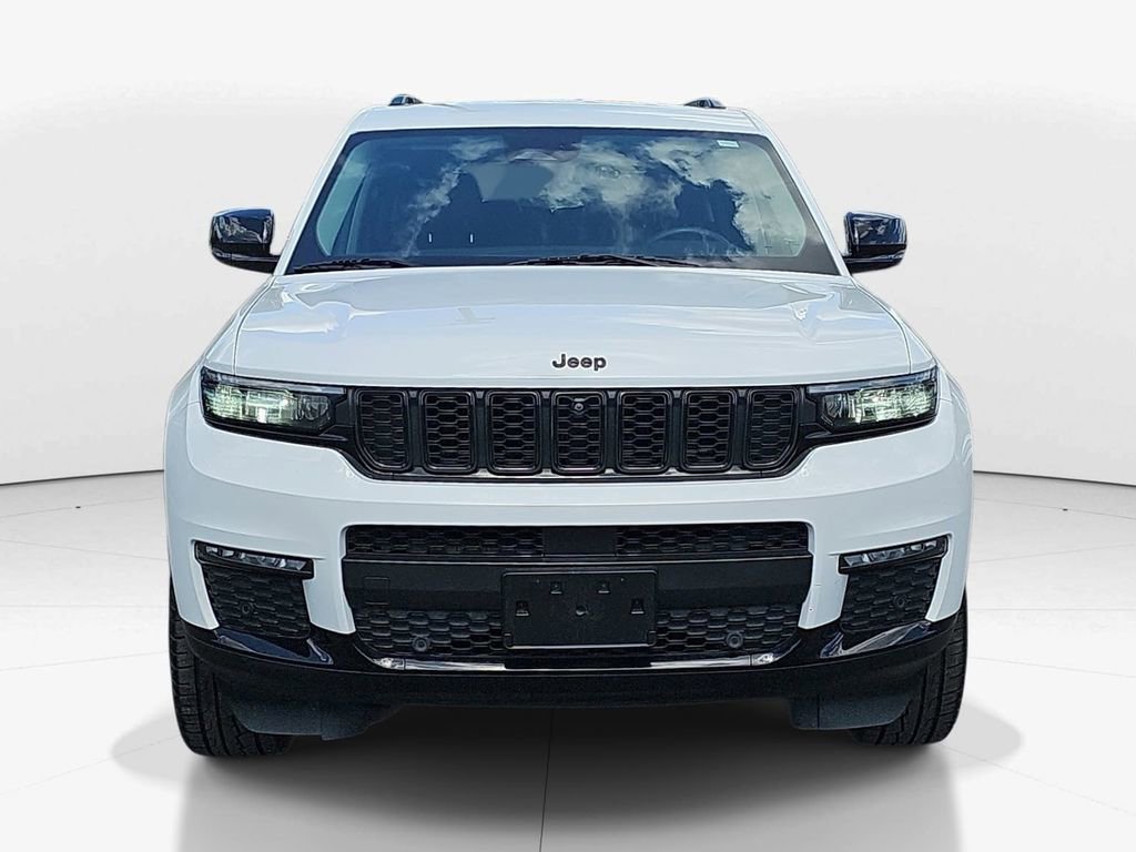 Used 2023 Jeep Grand Cherokee L Limited w/ Luxury Tech Group II image 11