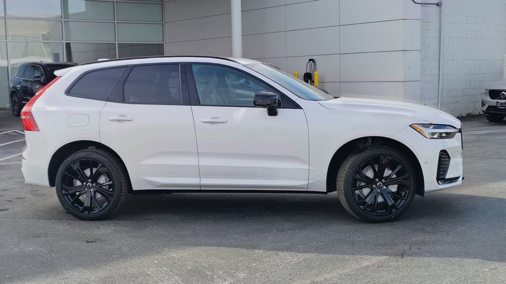 New 2026 Volvo XC60 B5 Ultra w/ Protection Package Premier image 2