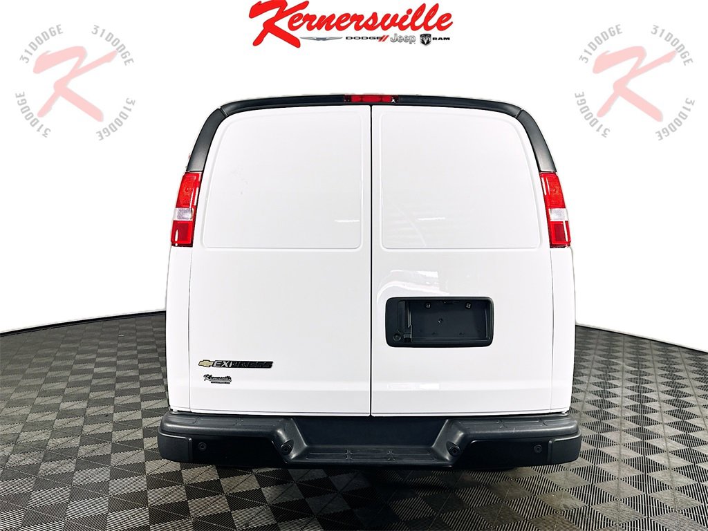 Used 2024 Chevrolet Express 2500 image 6
