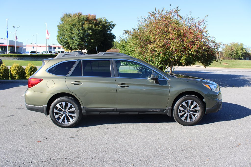 Used 2015 Subaru Outback 2.5i Limited AWD/4WD image 10