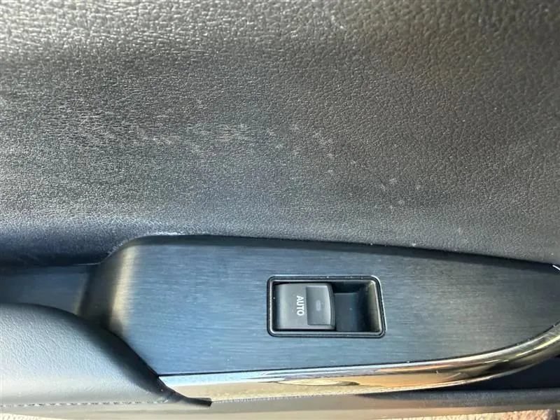 Used 2013 Toyota Avalon XLE Touring FWD image 42